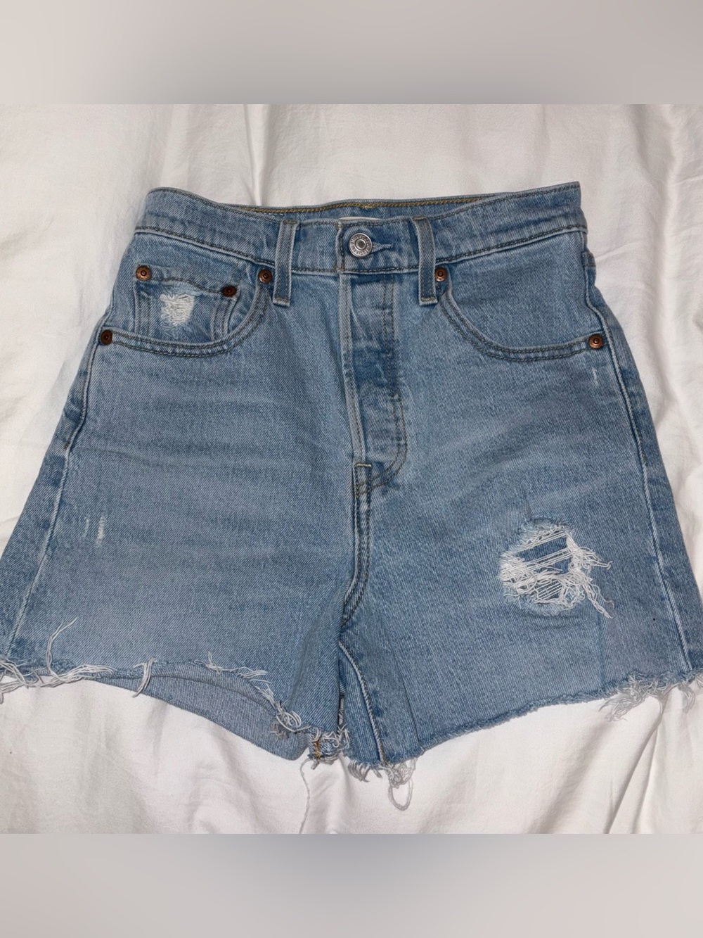Levi’s Ribcage Shorts